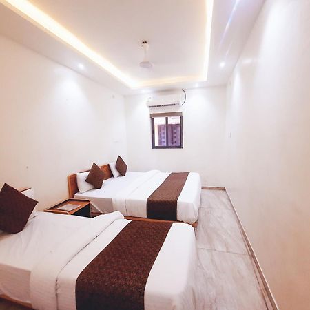 Hotel Nova Pride Rajkot Eksteriør bilde