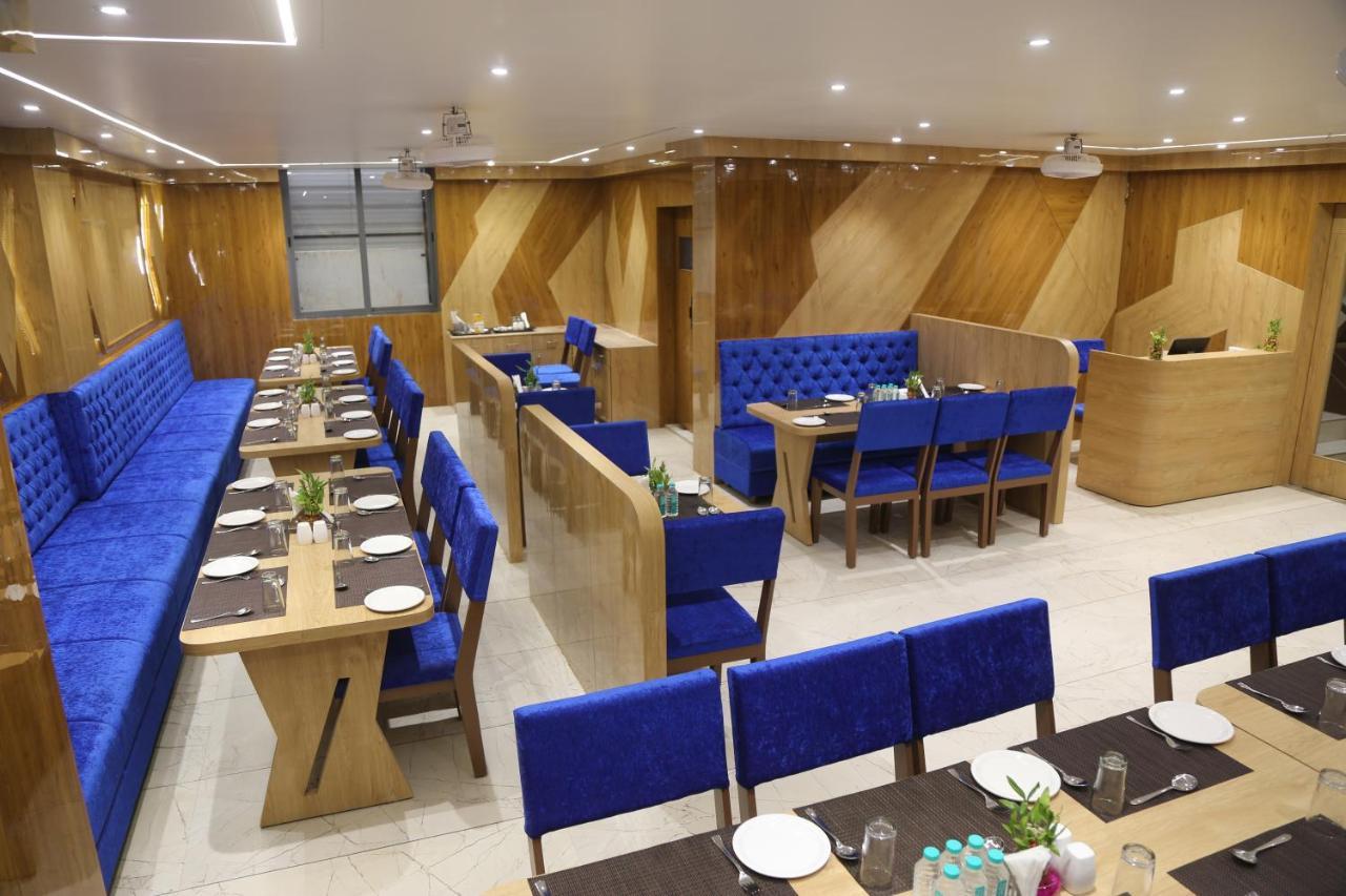 Hotel Nova Pride Rajkot Eksteriør bilde