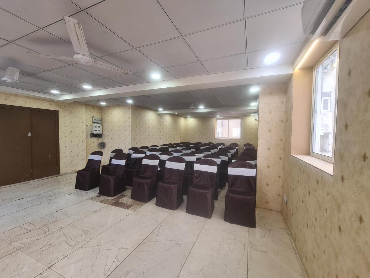 Hotel Nova Pride Rajkot Eksteriør bilde