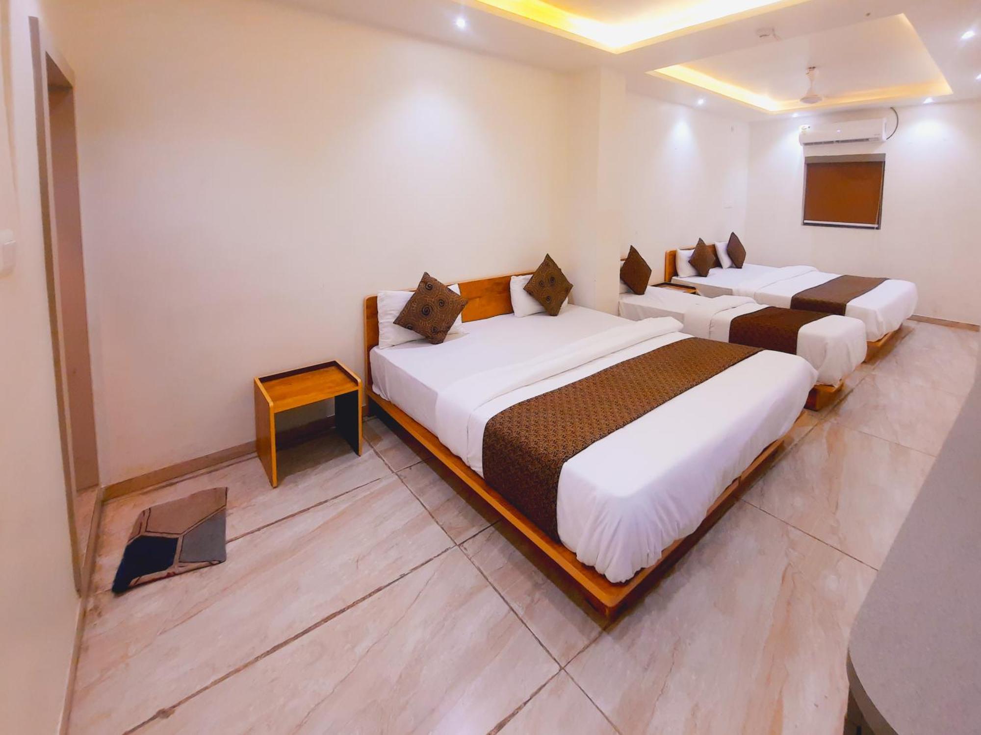 Hotel Nova Pride Rajkot Eksteriør bilde