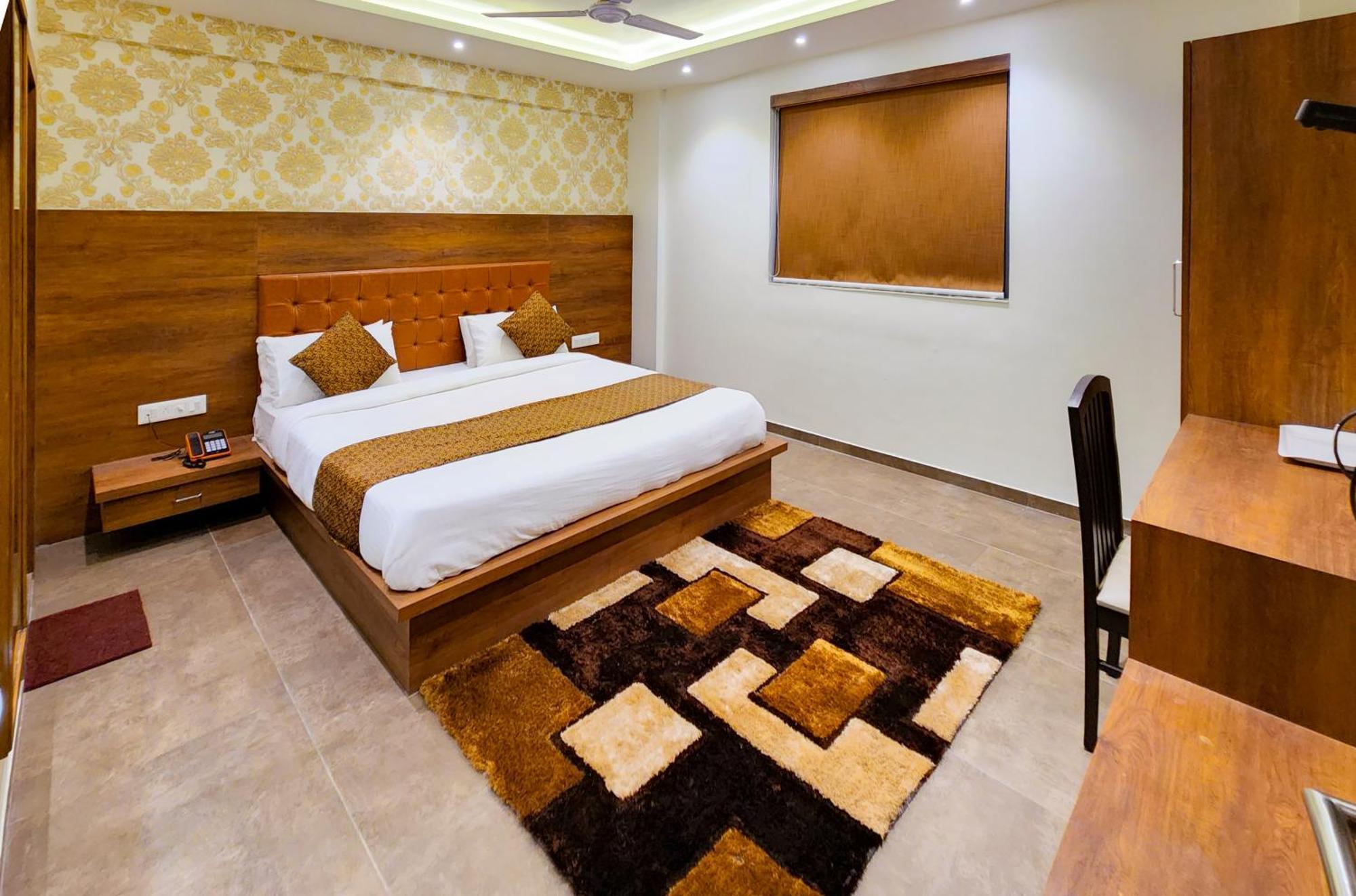 Hotel Nova Pride Rajkot Eksteriør bilde